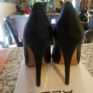 ALDO SATIN HEELS SIZE 41 👠