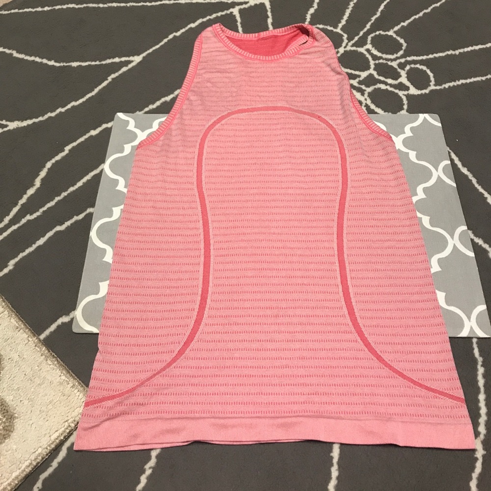 Lululemon high neck swiftly size 6