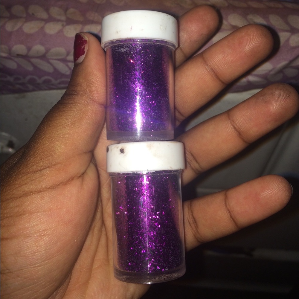 Glitter - Picture 2 of 6