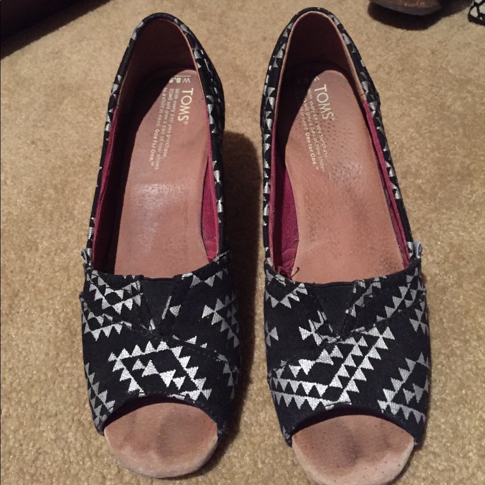 EUC TOMS Wedge Peep Toe