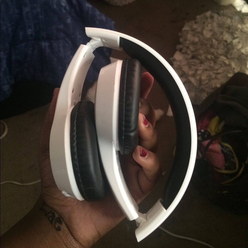 Wireless headphones