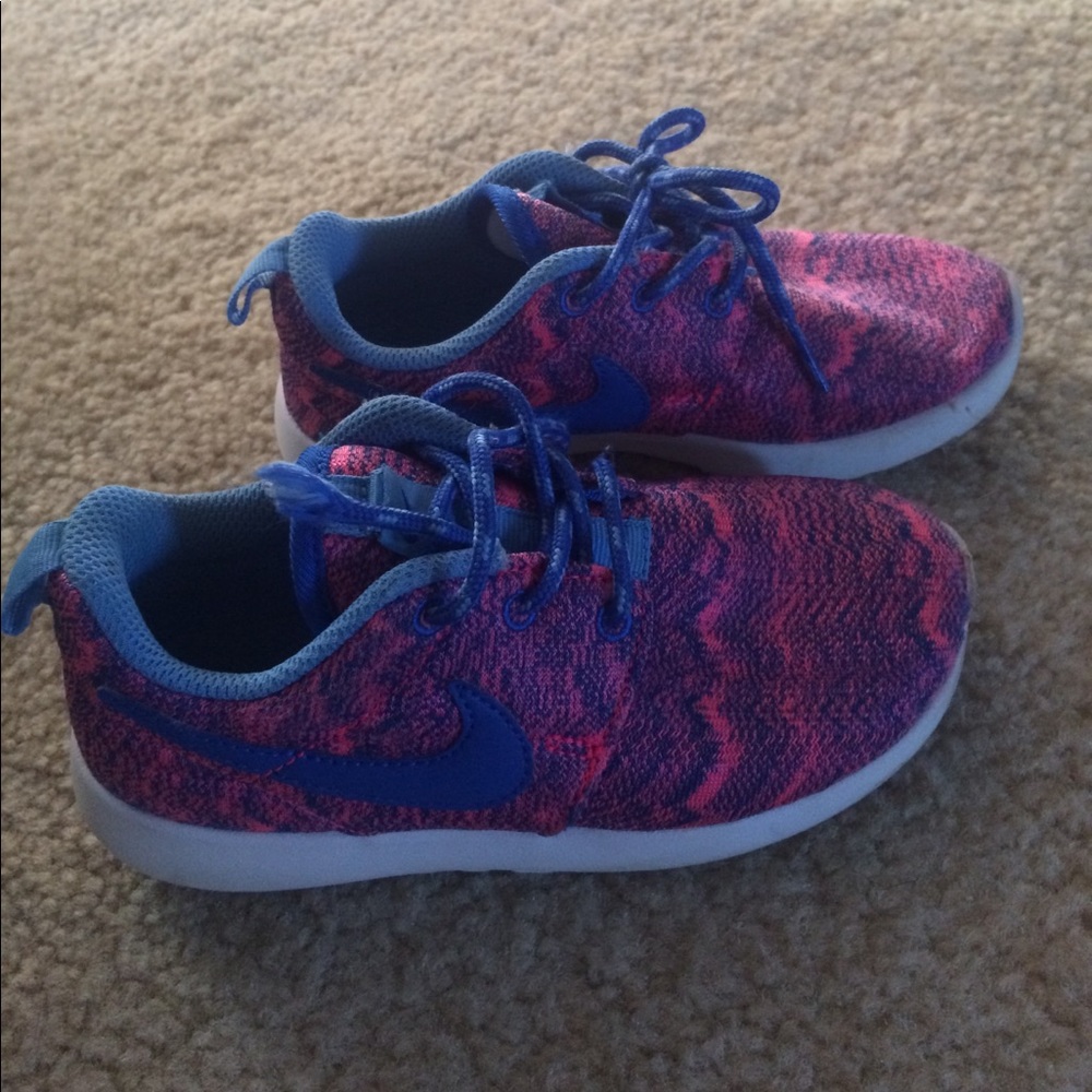 Girls Nike Roshe Runs