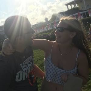 Meet your Posher, Hali