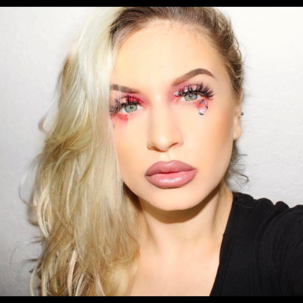 RealHer Nude Lip Liner - Picture 3 of 4