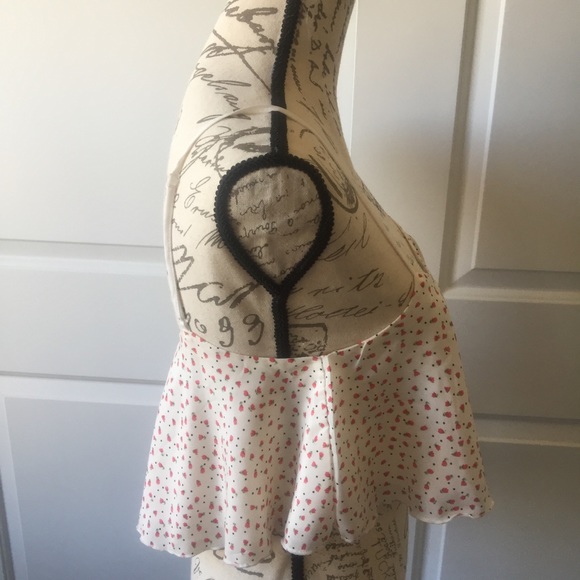 SALE-Flowy Crop Top White w/ Red Flowers Size 8 - Picture 5 of 7