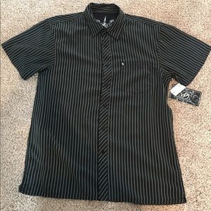 NWT Men's Short Sleeve button down shirt