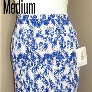 Lularoe Cassie skirt, size medium, new with tags