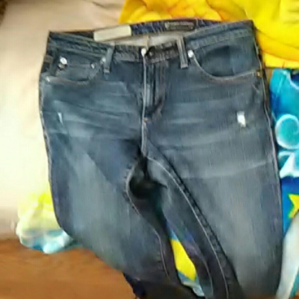 Cloths - Picture 3 of 3