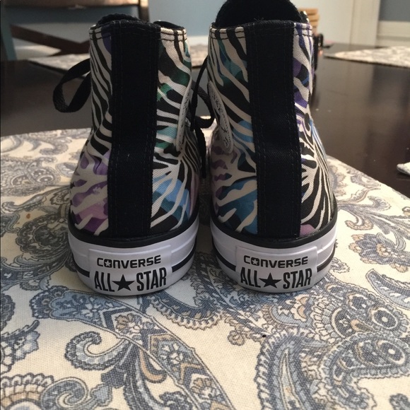 Converse - Picture 3 of 5