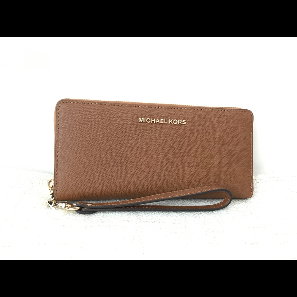 Michael Kors Jet Set Travel Leather Wallet - Picture 4 of 7