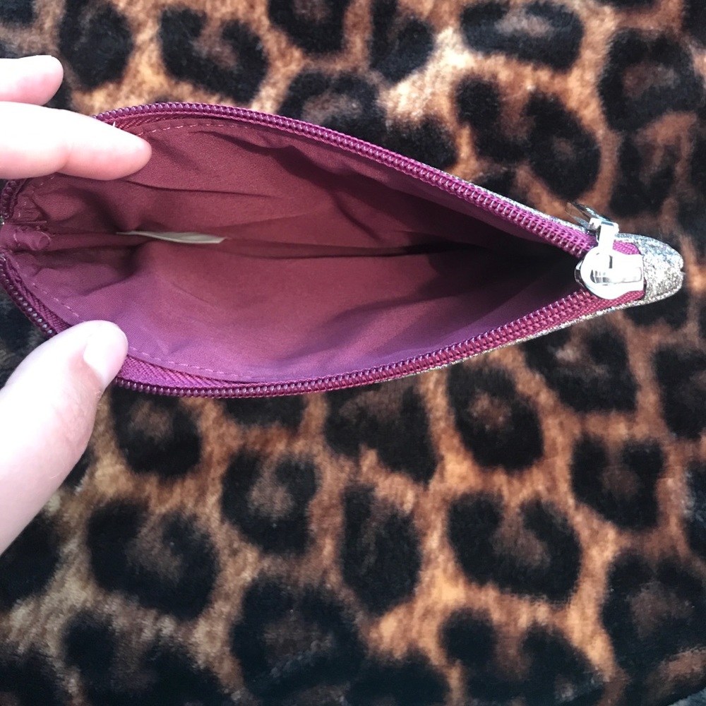 Makeup bag - Picture 2 of 2