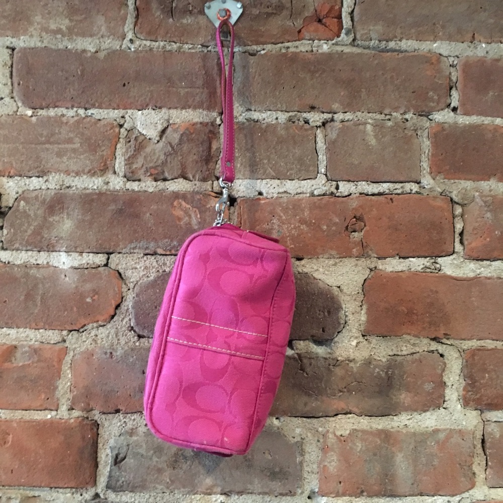 Coach Classic Large Zip Wristlet