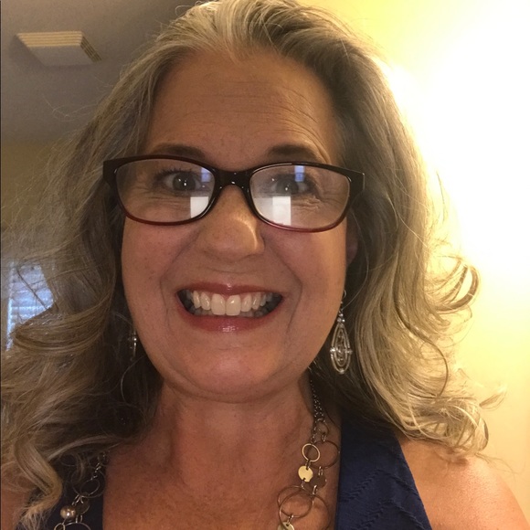 Meet your Posher, Cheryl - Picture 1 of 1