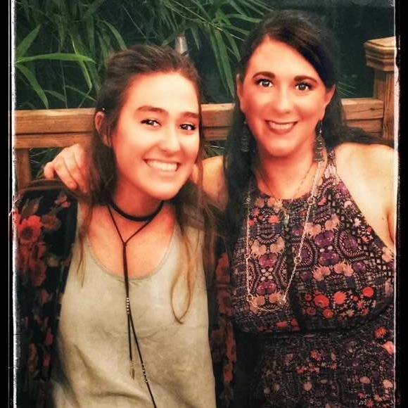 🛍❤️🎁Hi I’m Ari Space City Fashion 🛍❤️🎁 - Picture 7 of 7