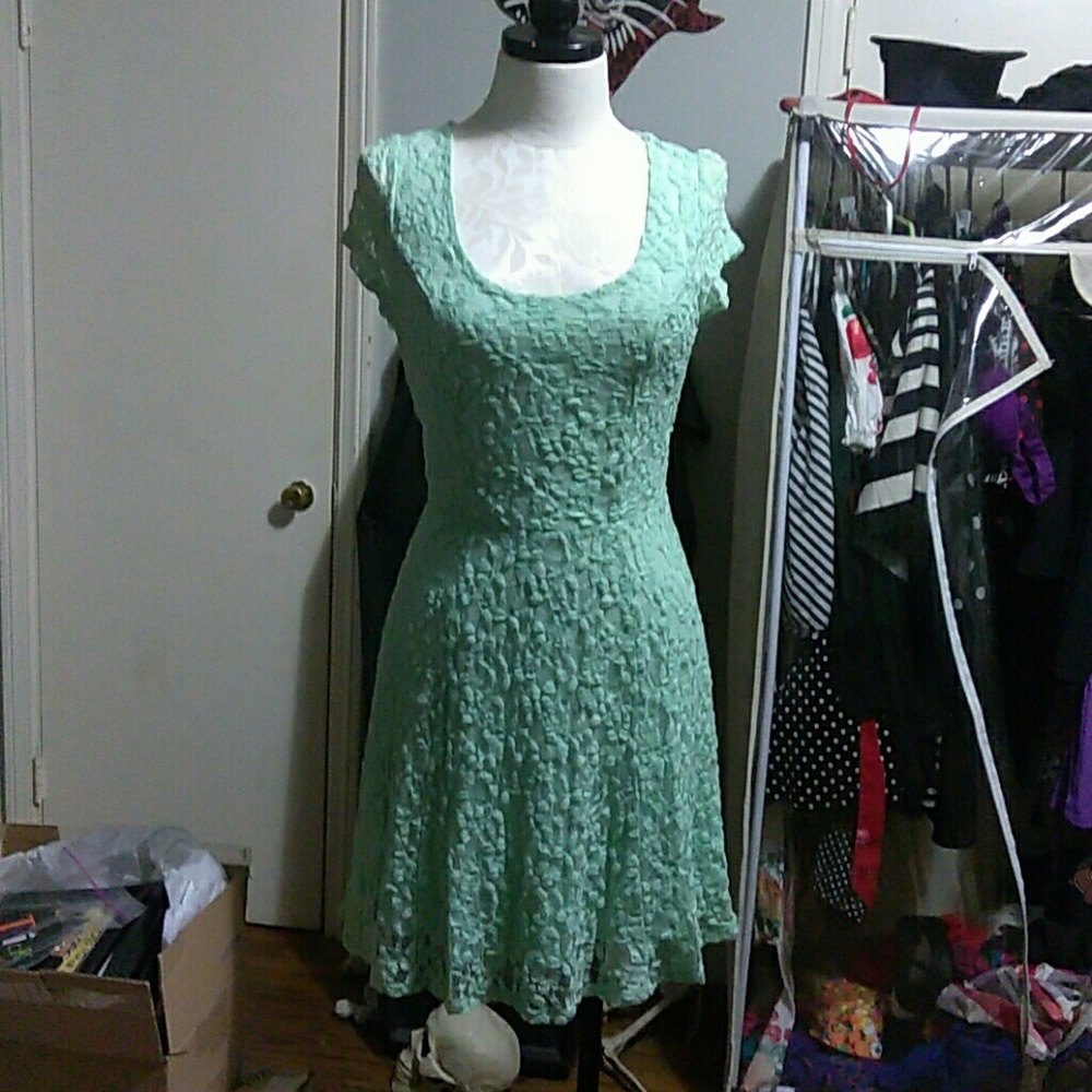 bnwot Kimchi Blue Lace detailed s sleeve M dress