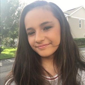 Meet your Posher, Mia