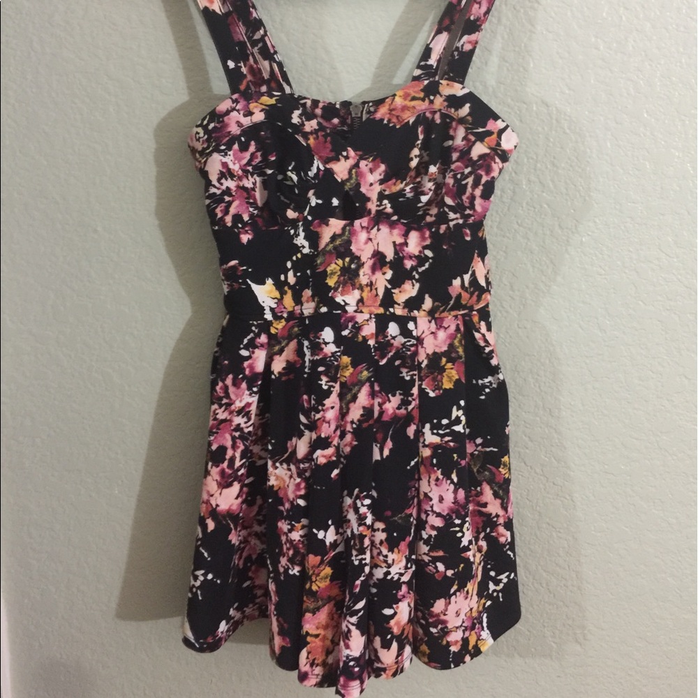 Floral romper - Picture 2 of 6
