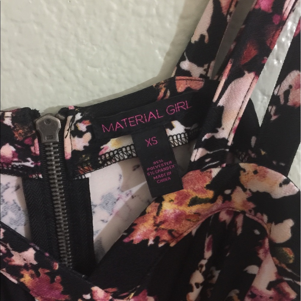 Floral romper - Picture 5 of 6