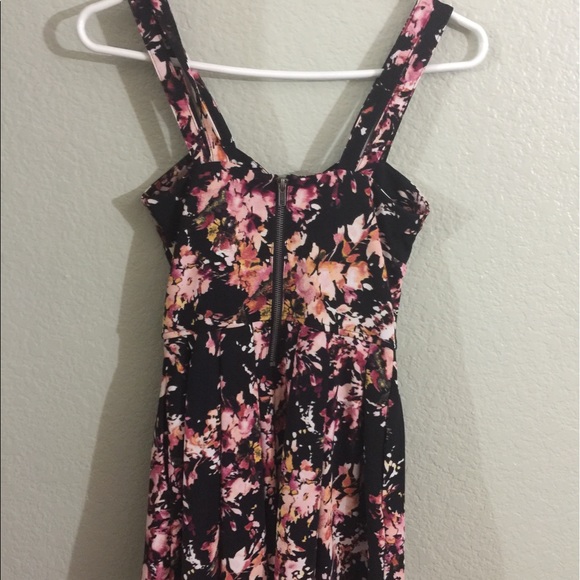 Floral romper - Picture 4 of 6