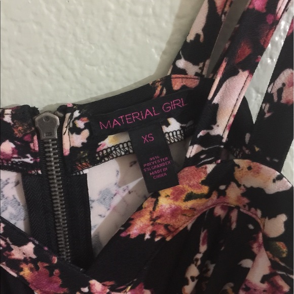 Floral romper - Picture 5 of 6