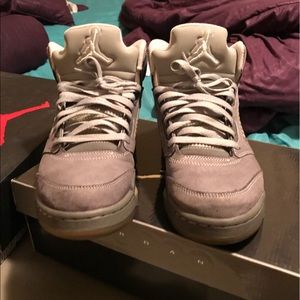 Retro Jordan 5's Wolf Grey's