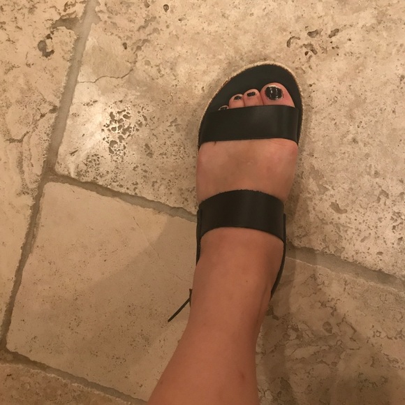 💕 12 hour sale 💕 SOJO Sandals size 7 - Picture 4 of 6