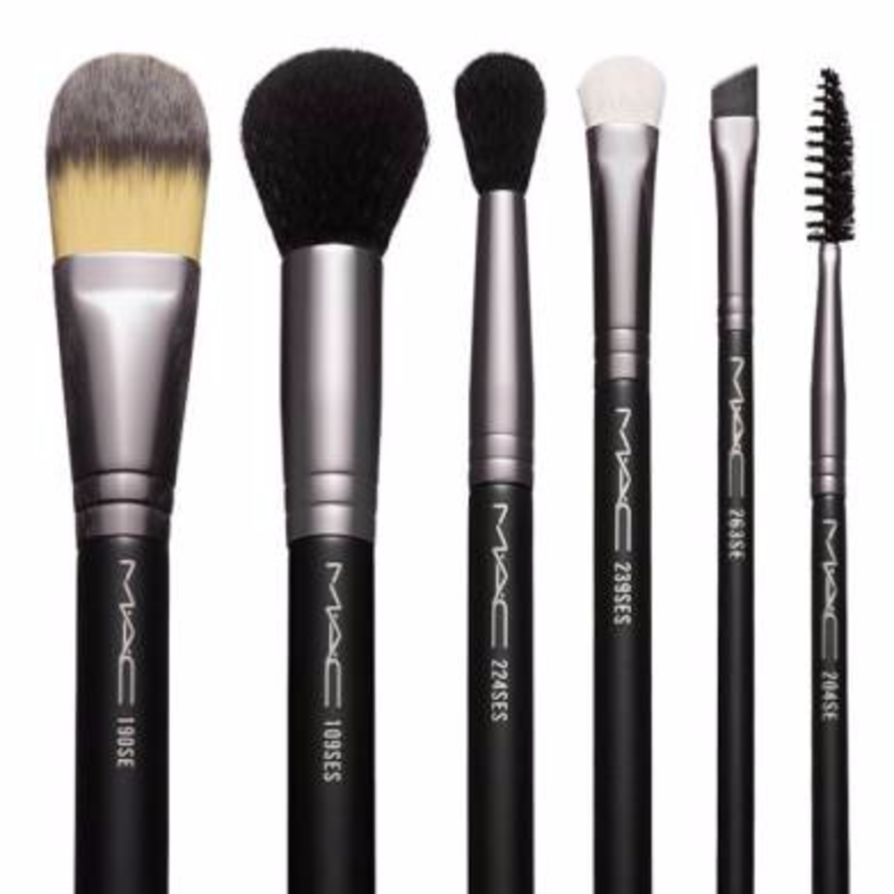 ✅MAC Cosmetics Makeup Brush