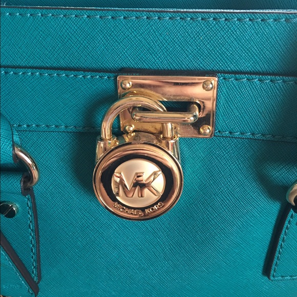 Micheal Kors aqua tote - Picture 2 of 4