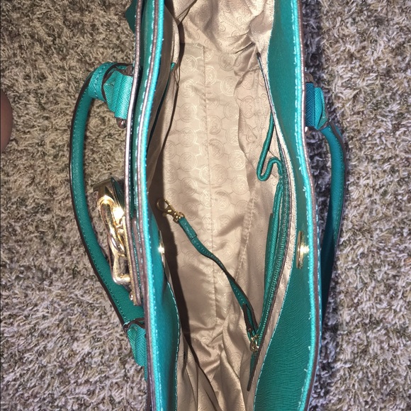 Micheal Kors aqua tote - Picture 3 of 4