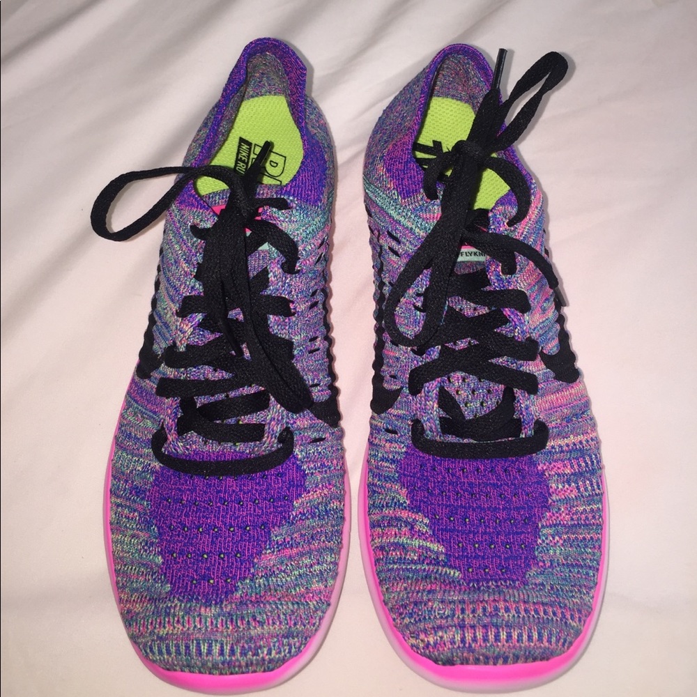 NEVER WORN Multicolored Nike Frees size 6.5