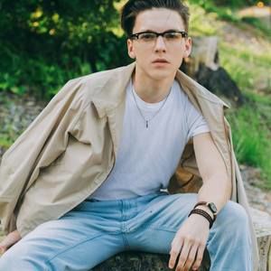 Meet your Posher, Thomas