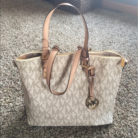 Michael Kors tote - Picture 1 of 8