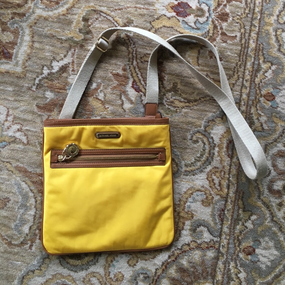 Micheal Kors crossbody