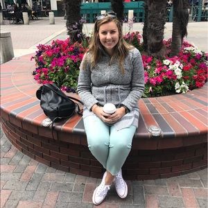 Meet your Posher, Lauren