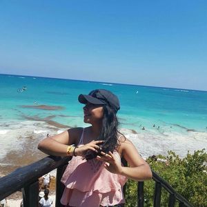 Meet your Posher, Karely