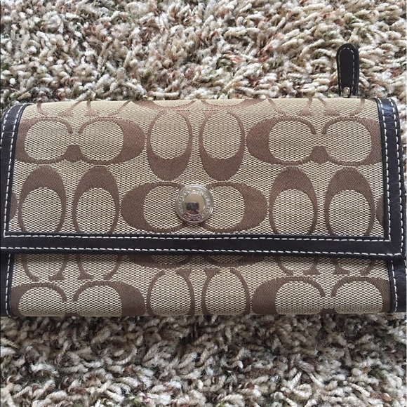 Coach wallet - Picture 1 of 3