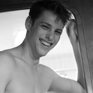 Meet your Posher, Chase