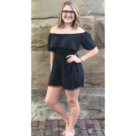 ‼️L LEFT‼️ Black Off Shoulder Romper - Picture 3 of 3