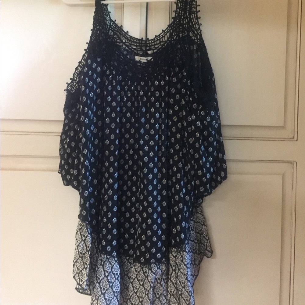 Cold shoulder top