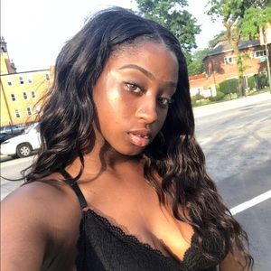 Meet your Posher, Leenishia