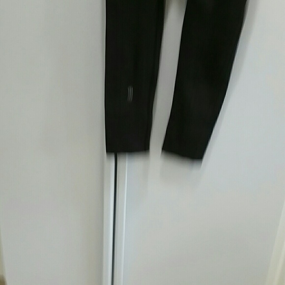 Lululemon - Picture 1 of 4