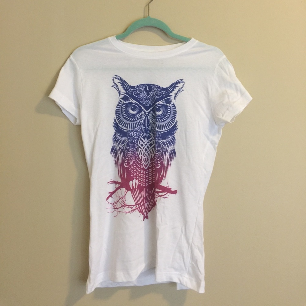 White t-shirt with purple owl