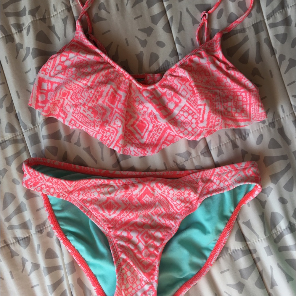 Bikini - Picture 2 of 4