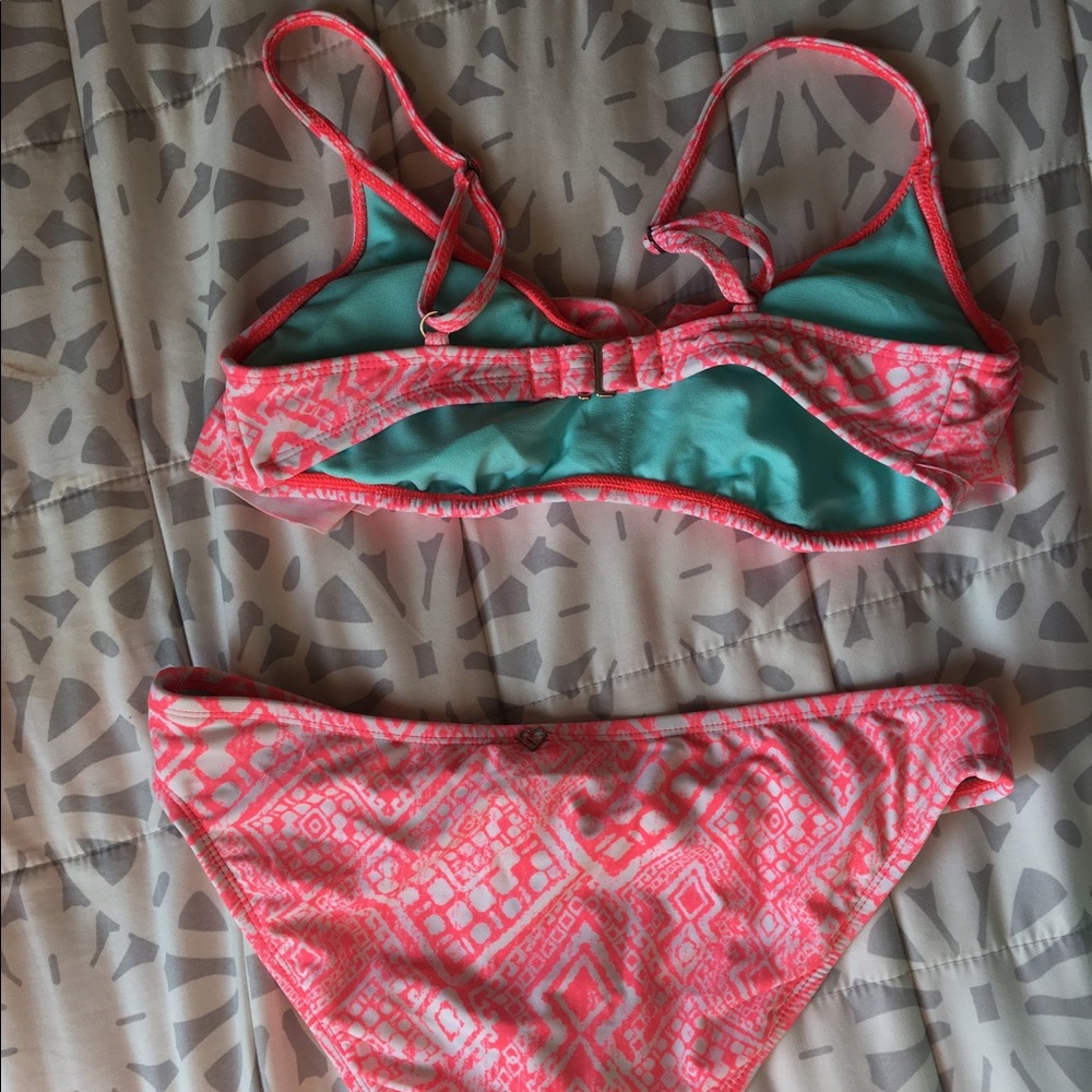 Bikini - Picture 3 of 4