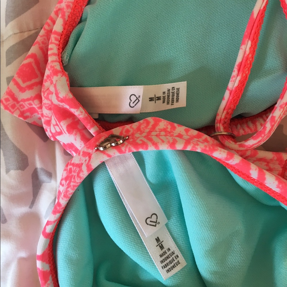 Bikini - Picture 4 of 4