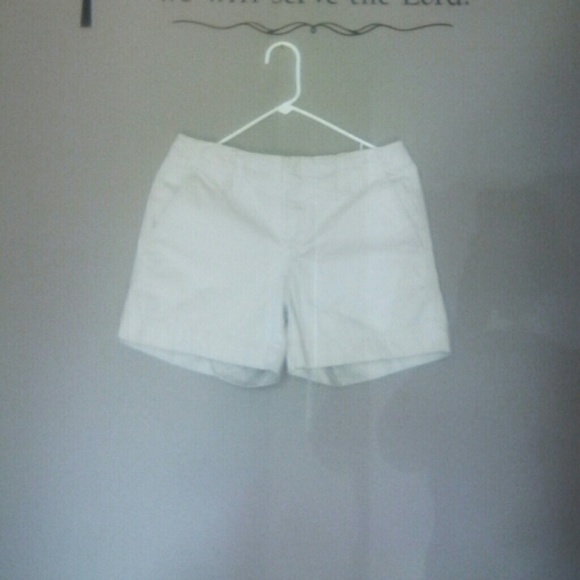 Tommy Hilfiger kakhi shorts - Picture 1 of 2