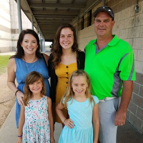 Meet your Posher, Stefanie - Picture 1 of 1