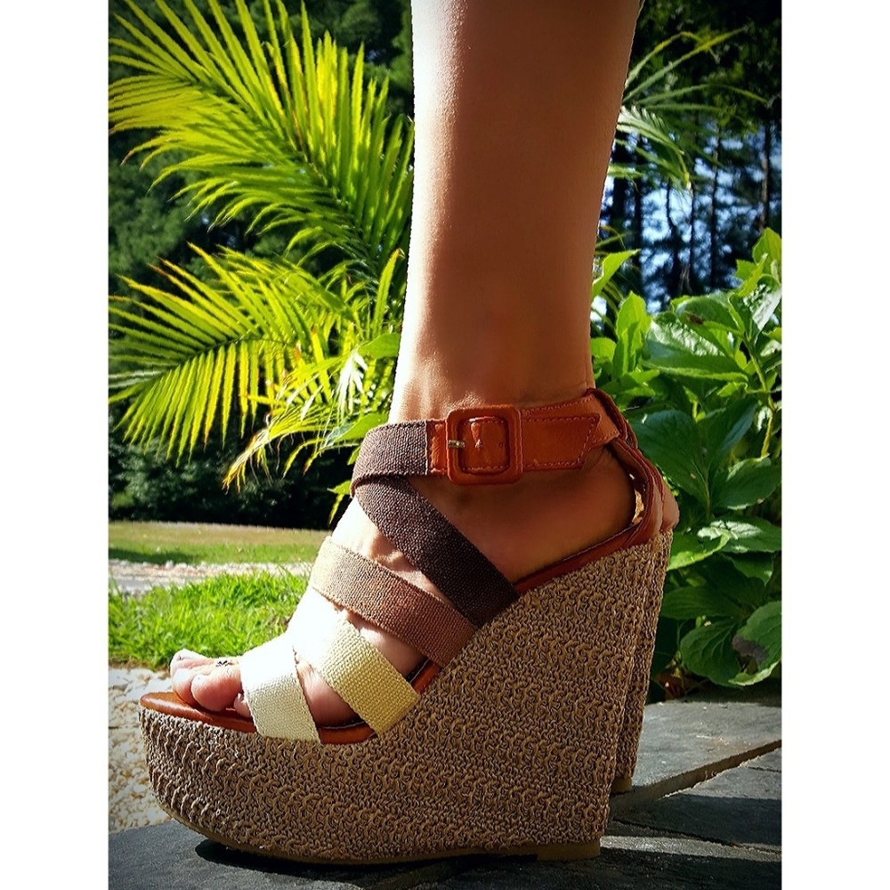 Rogue Helium espadrille ankle wrap wedges size 6