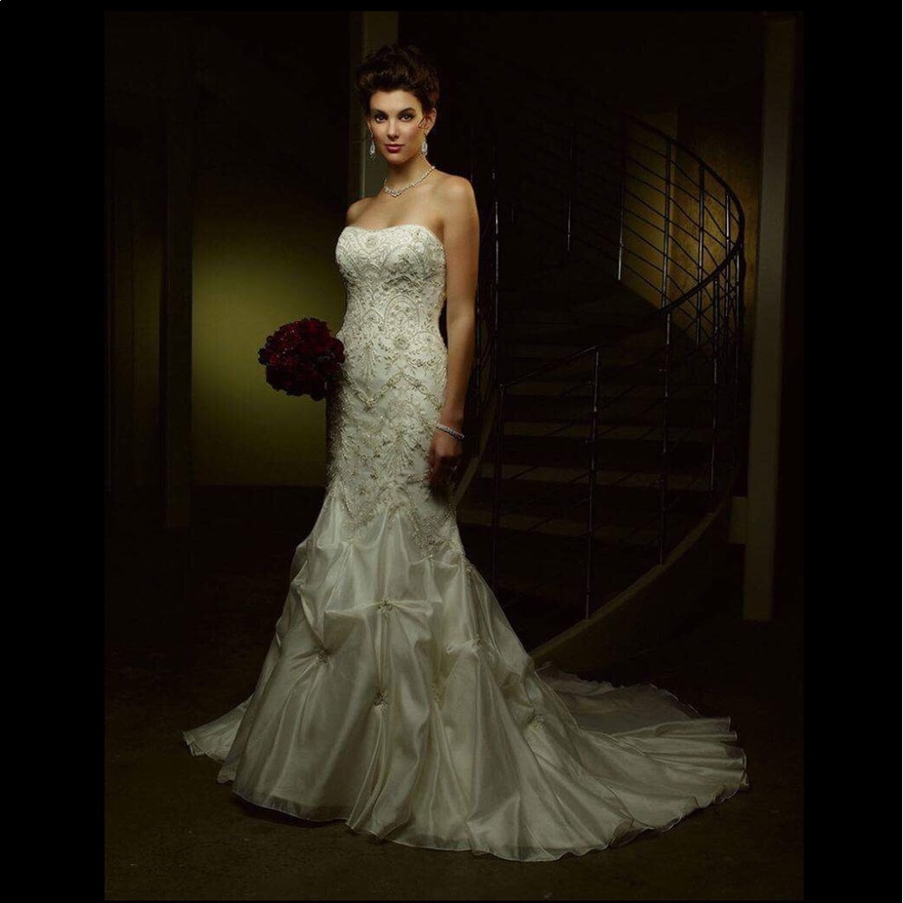 Casablanca 1871 Wedding Dress