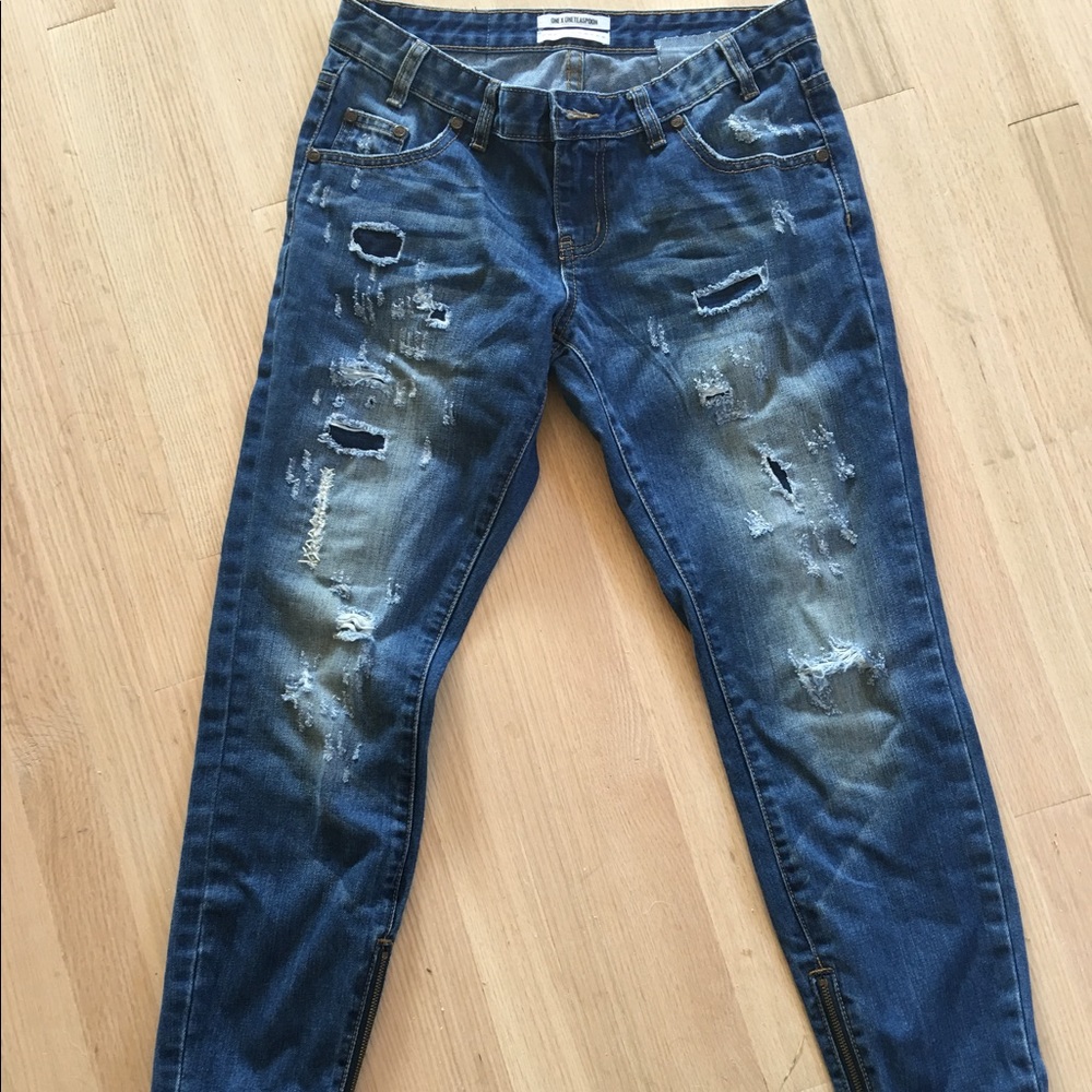 One Teaspoon Distressed 7/8 Jeans